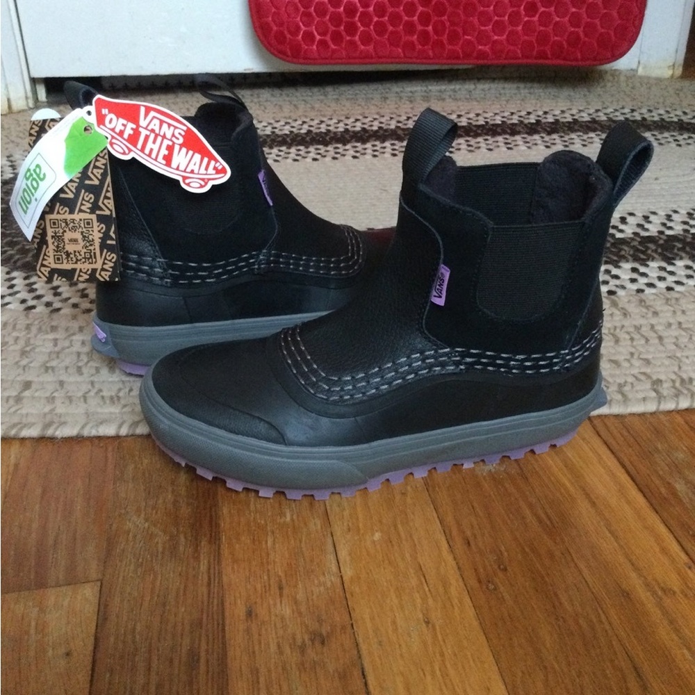 VANS weather boots 7.5